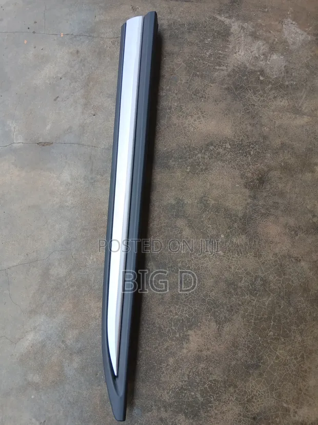 Mitsubishi Outlander Front Door Moulding (2016-2020) - 1
