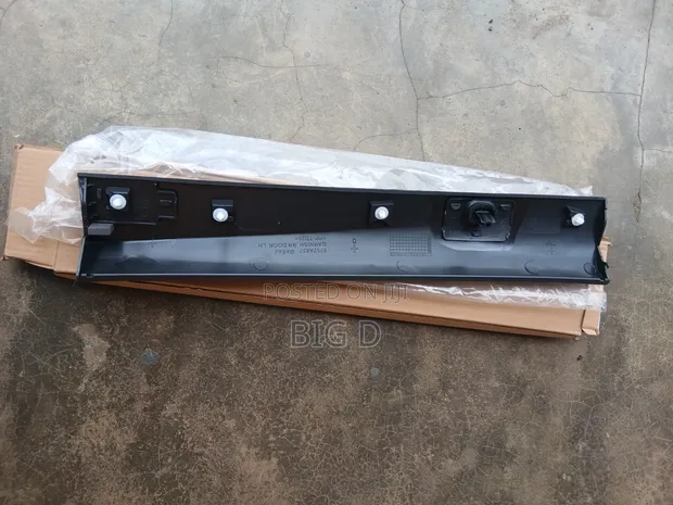Mitsubishi Outlander 2023 Back Door Moulding - 1