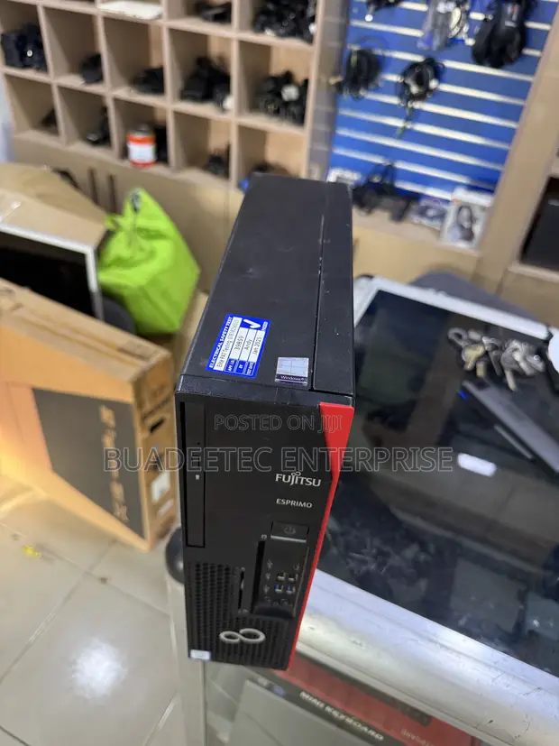 Fujitsu Esprimo D738 Desktop Computer - Intel Core i5, 8GB RAM, 256GB SSD - 1