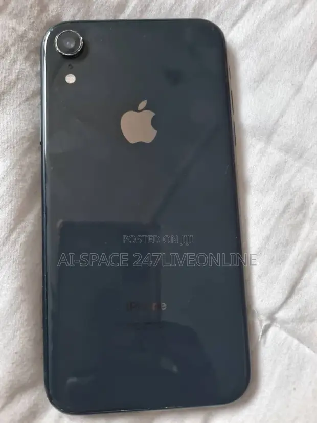 Apple iPhone XR 64GB Black - 1