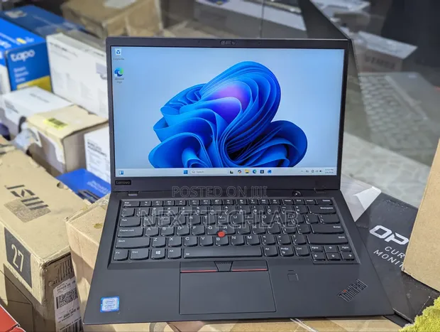Lenovo ThinkPad X1 Carbon Laptop - 1