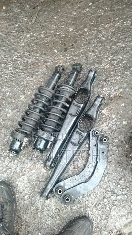 Mitsubishi Outlander Rear Lower Control Arm (Used) - 1