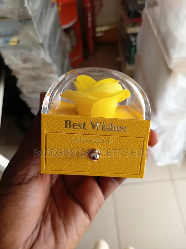 Luxury Ring Gift Box with Rose Display - 1