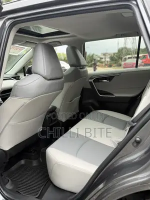 Toyota RAV4 XLE FWD 2023 Gray
