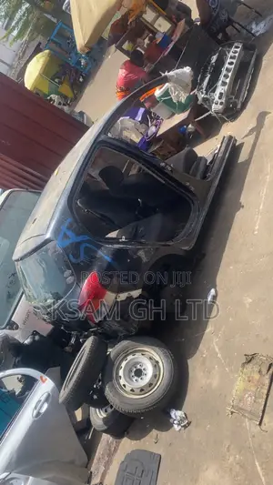 Toyota Vitz 2010 Half Cut