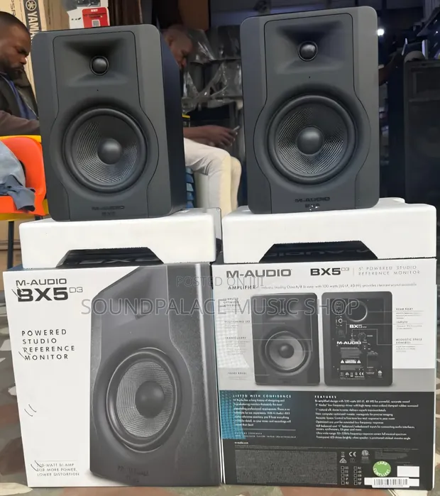M-Audio BX5 D3 5-Inch Powered Studio Monitor - 1