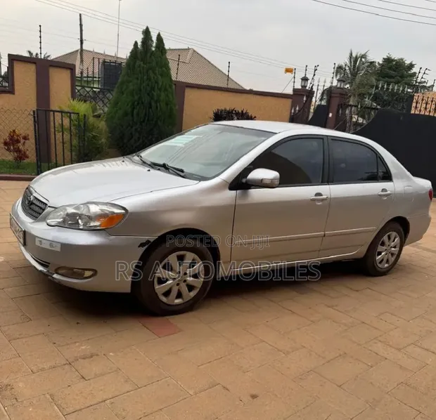 Toyota Corolla 2008 Silver - 1