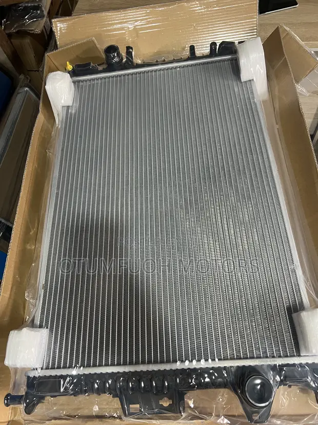Range Rover Evoque Radiator (Water Tank) - 1