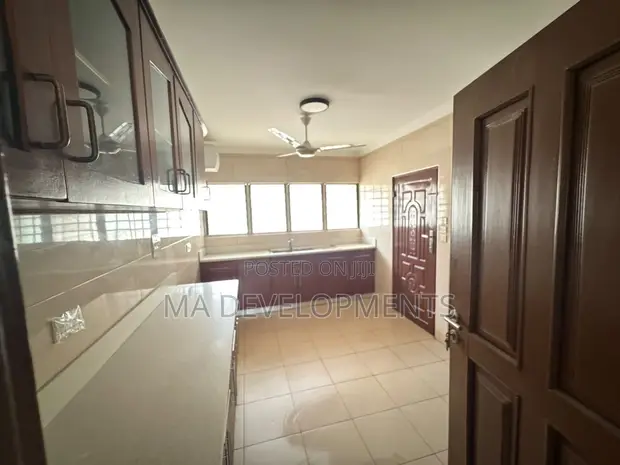 6 Bedroom House for Rent in Achimota - 1