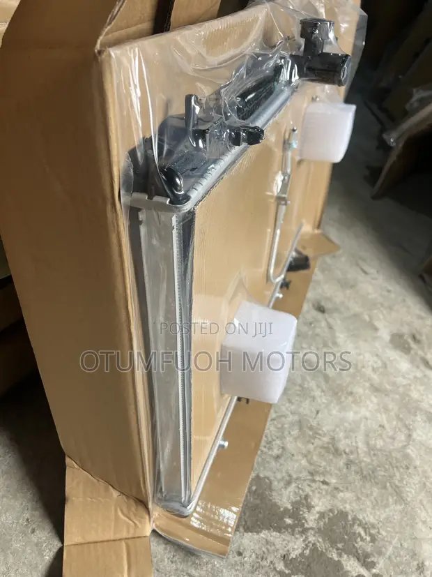 Toyota Camry Spider Radiator (Water Tank) 2012-2017 - 1