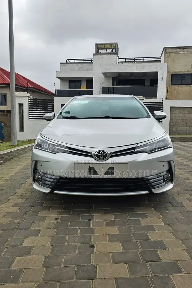 Toyota Corolla Altis 2019 Silver - 1