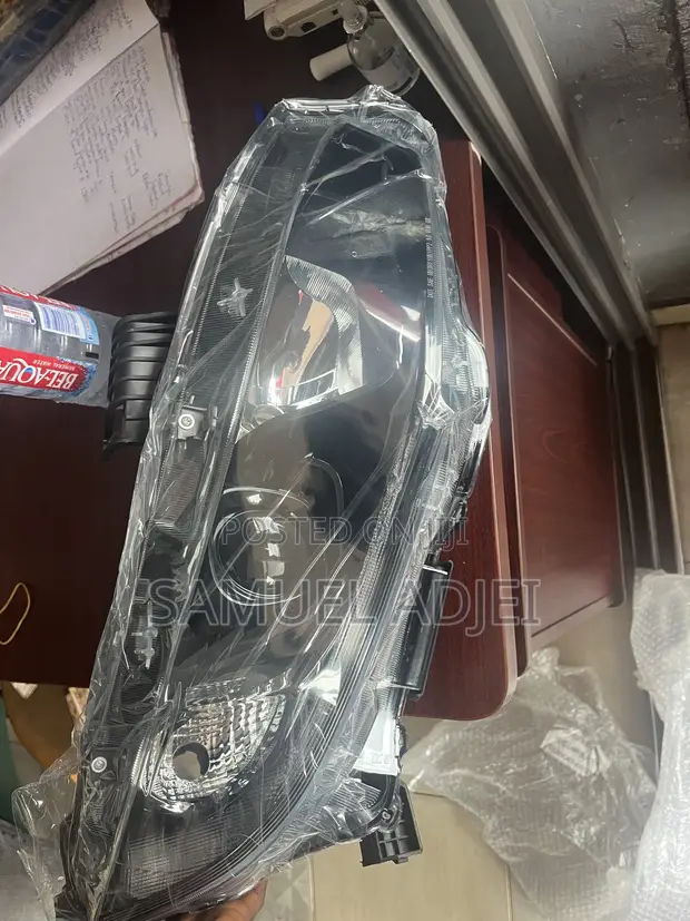 Honda Civic Headlight Black (2019-2021) - 1