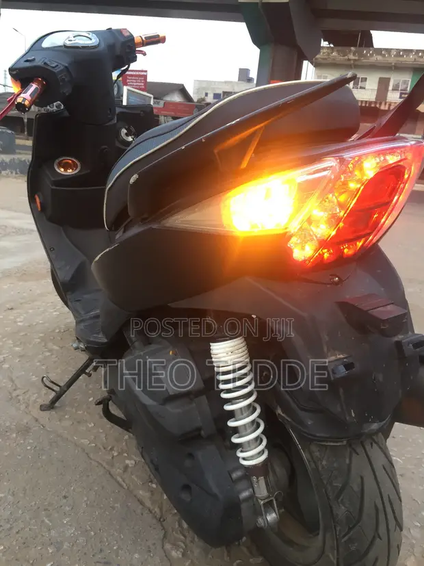 Kymco Racing 150cc Scooter - 1