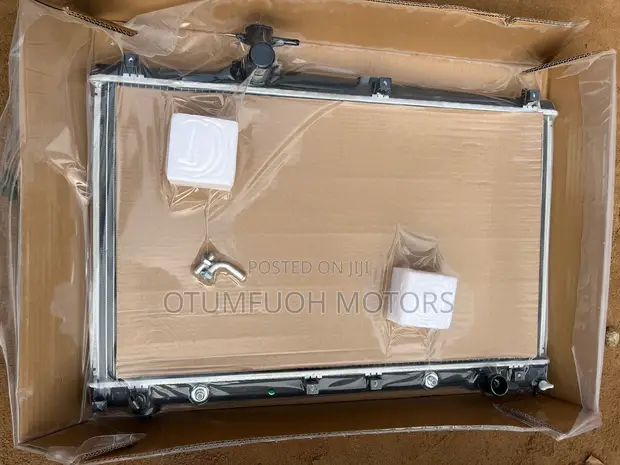 Toyota Voxy Radiator (Water Tank) - 1