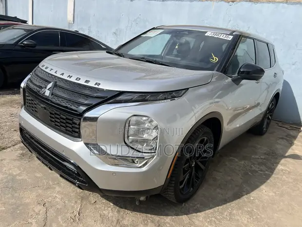 2022 Mitsubishi Outlander SE Silver - 1