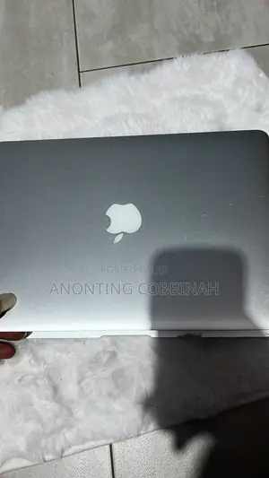 Apple MacBook Air 2017 13" 8GB RAM Intel Core i5 128GB SSD