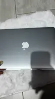 Apple MacBook Air 2017 13" 8GB RAM Intel Core i5 128GB SSD - 1