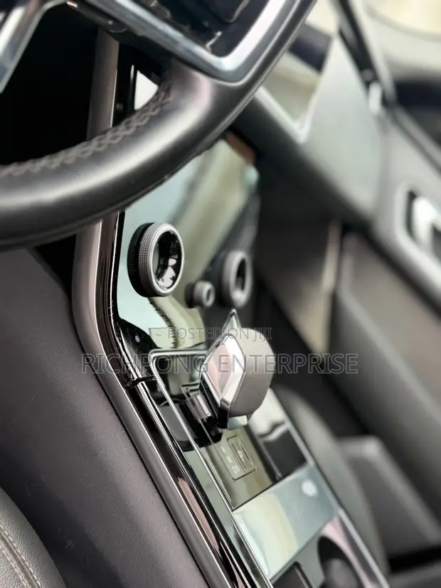 Land Rover Range Rover Velar R-Dynamic S 2023 White - 1