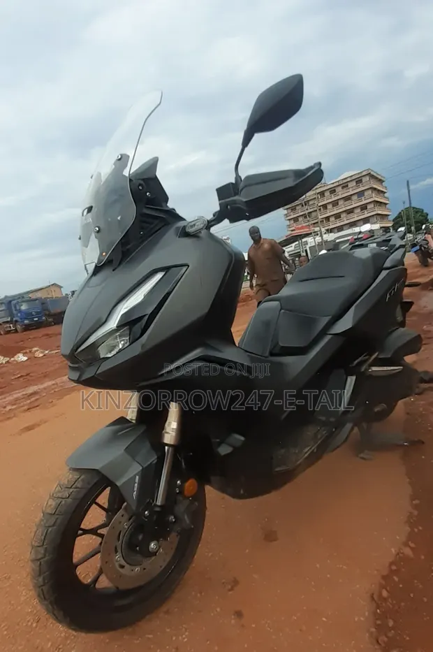 Honda ADV 350 Adventure Scooter 2022 - 1