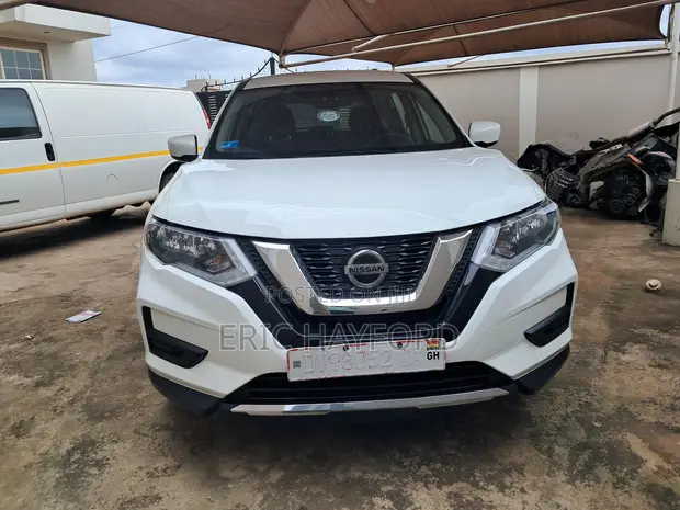 Nissan Rogue SV AWD 2018 White - 1