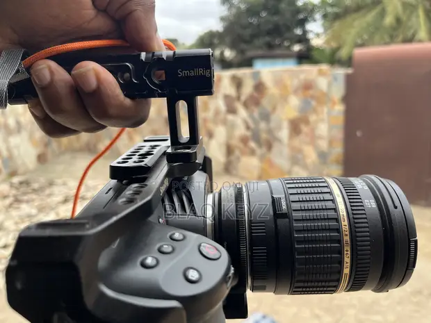Blackmagic Pocket 4K Bundle with Metabones Speedbooster - 1