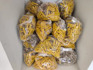 Wall Plugs / Nylon Plug and Screw (6mm)