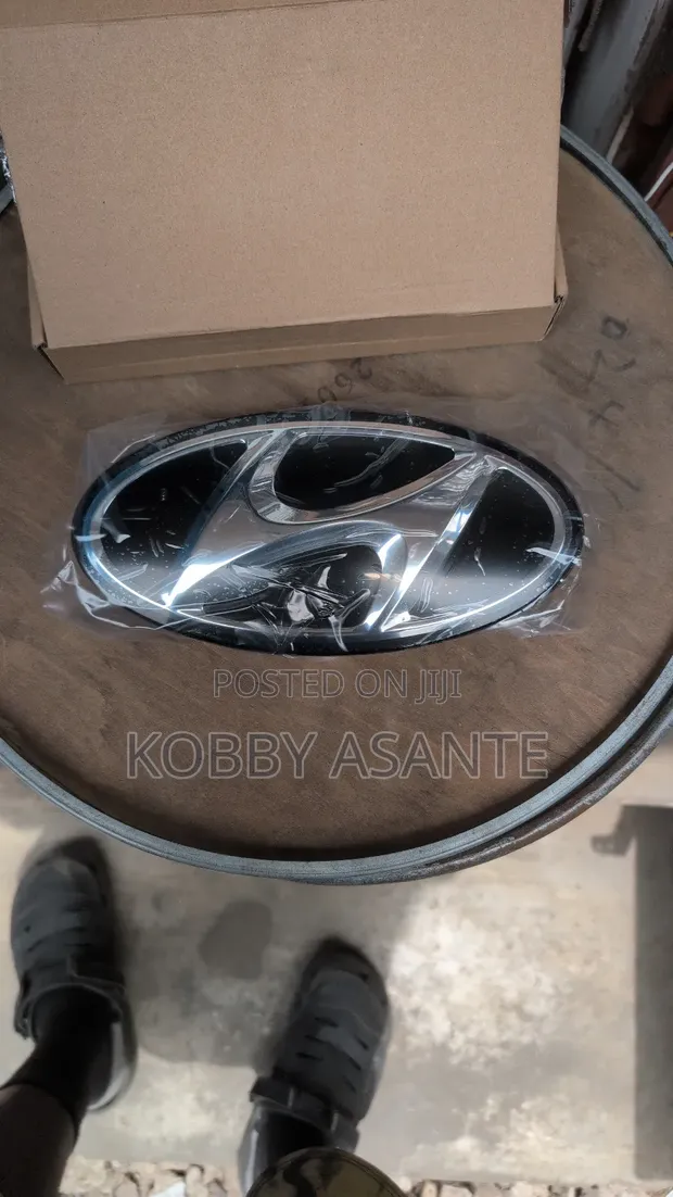 Hyundai Sonata 2019 Front Emblem - 1
