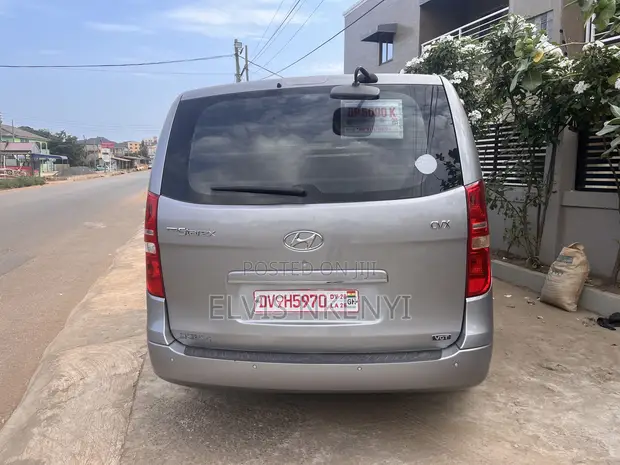 Hyundai H200 2015 Gray - 1