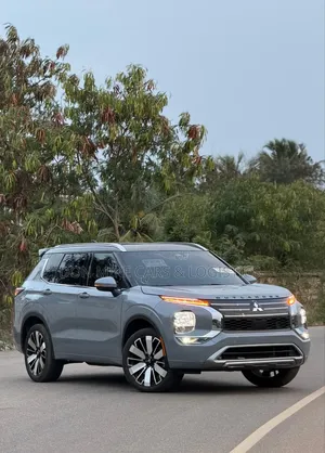 2025 Mitsubishi Outlander SEL Premium