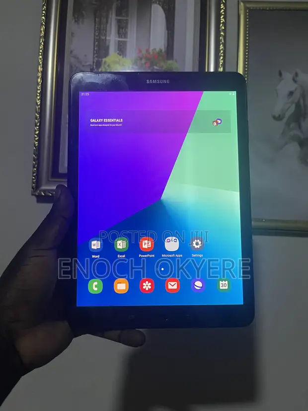 Samsung Galaxy Tab S3 9.7 32GB Black - 1