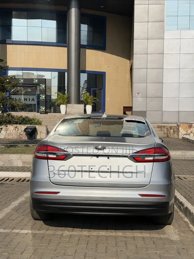 Ford Fusion 2020 Silver - 1