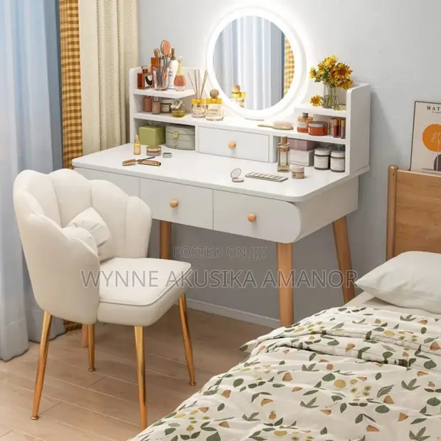 Dressing Mirror and Table with Ring Light - 1