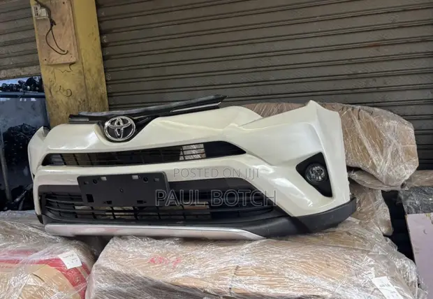 2016-2018 Toyota RAV4 Complete Front Bumper (Used) - 1