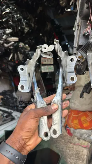 Toyota RAV4 Bonnet Hinge (Used)