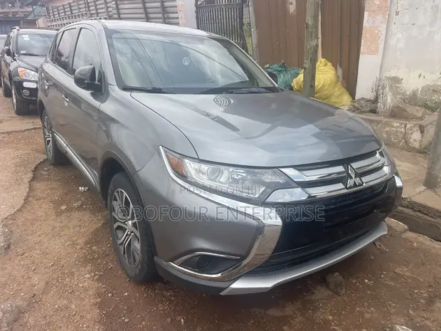 Mitsubishi Outlander LE AWC 2018 Gray - 1
