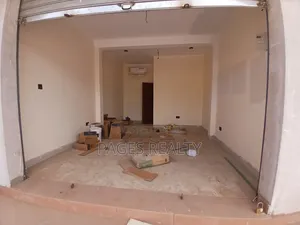 Shop/Office Space for Rent, Adenta Sakora