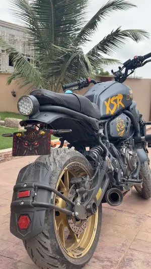 Yamaha XSR 700 (2025) Black