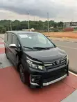 Toyota Voxy 2017 Black - 2