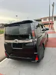 Toyota Voxy 2017 Black - 3