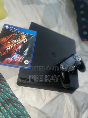 PS4 Slim 500GB Console