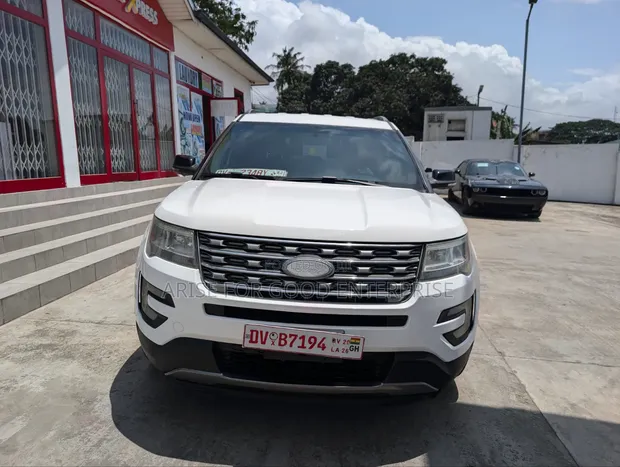 Ford Explorer XLT 2016 White - 1