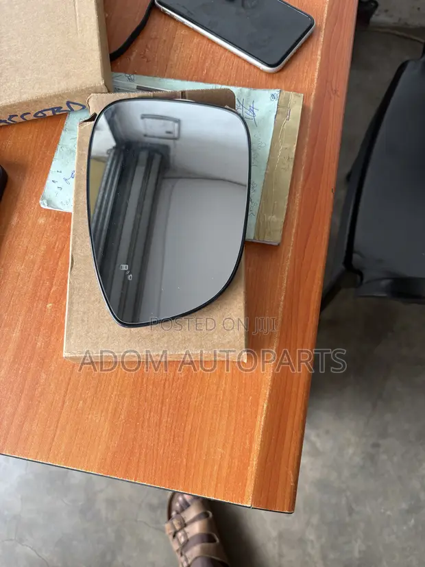 Honda CR-V Mirror Glass (2023-2026) - 1