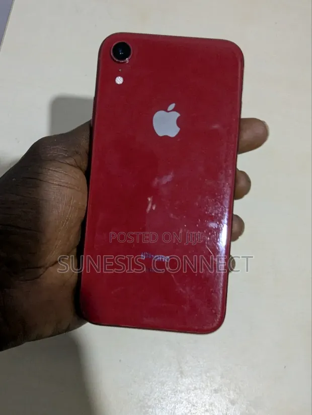 Apple iPhone XR 64GB Red - 1
