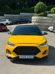 Hyundai Veloster 2018 Yellow - 1
