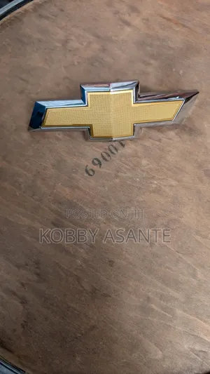 Chevrolet Camaro 2018 Front Emblem