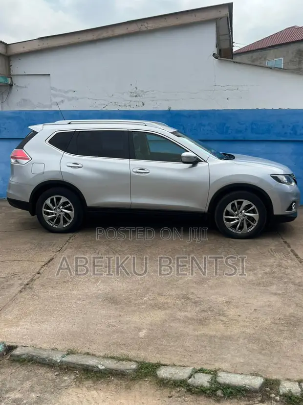 Nissan X-Trail 2.5 Petrol AWD 2018 Silver - 1