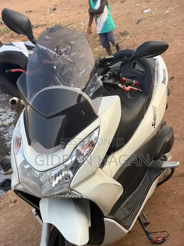 Honda Scooter 2016 White - 1