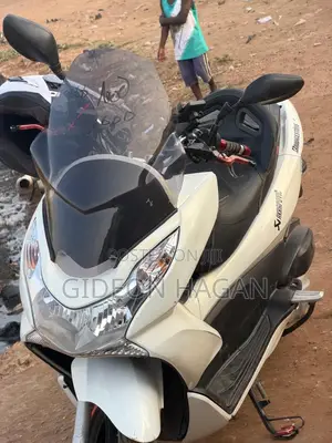 Honda Scooter 2016 White
