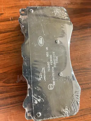 Range Rover Vogue 2023 Front Brake Pads - Original