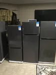LG Refrigerator - Top Freezer - 2